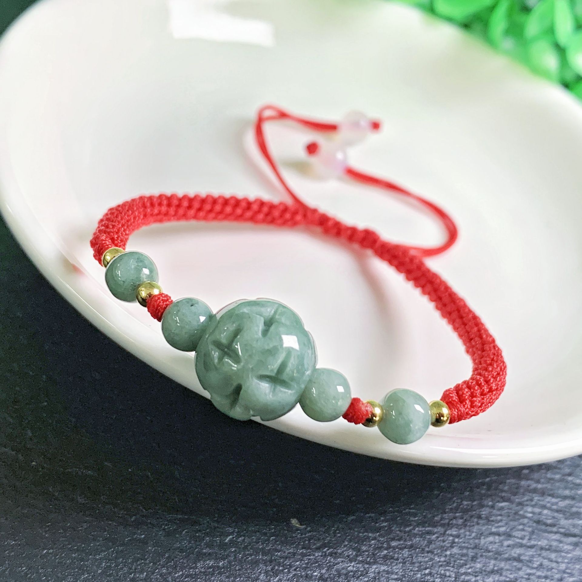 Bracelets - กำไลหยกพม่าแกะสลักจากหยกเจไดต์ธรรมชาติ หยกพม่าแท้ เครื่องประดับหินแท้ ของขวัญสำหรับผู้หญิง เครื่องรางนำโชค