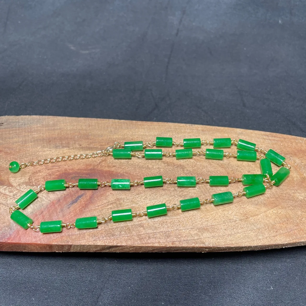 Necklaces - สร้อยคอหยกเขียวประดับลูกปัดสไตล์วินเทจ เครื่องประดับนำโชค ของขวัญสำหรับผู้หญิง สร้อยคอหยกแกะสลักแบบจีน สร้อยคอพลอยธรรมชาติเสริมเสน่ห์