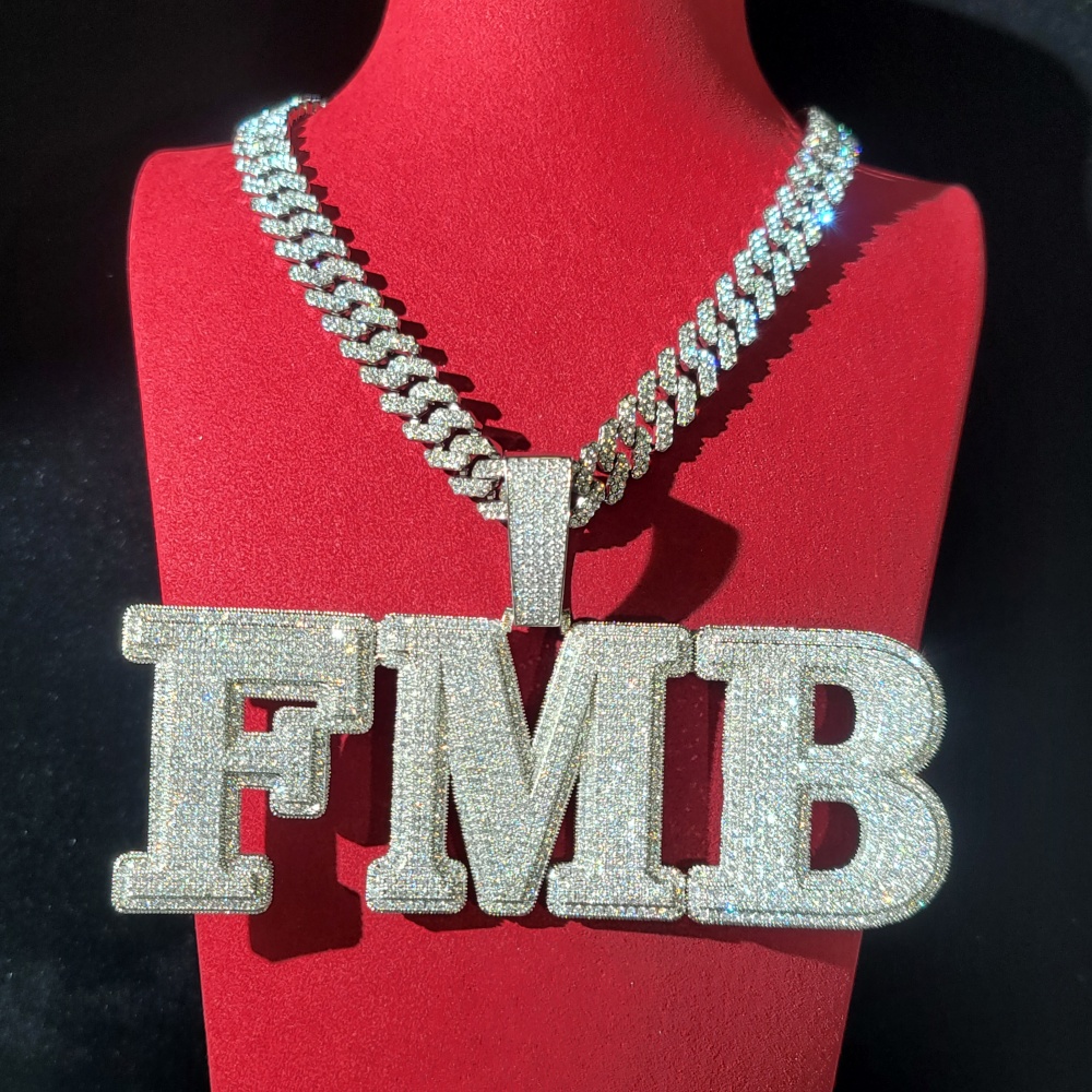จี้ตัวอักษรและตัวเลขประดับเพชร - Cuban Link Chain 12Mm บทวิจารณ์และราคา